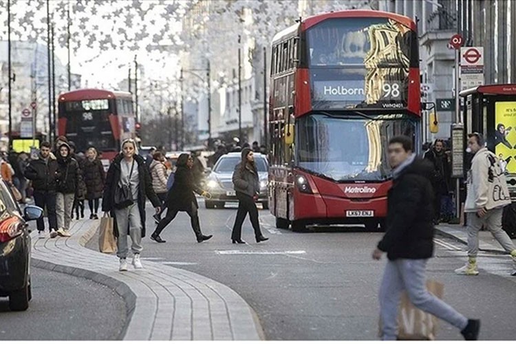 İngiltere özel sektör istihdamında son 4 yılın en hızlı düşüşü