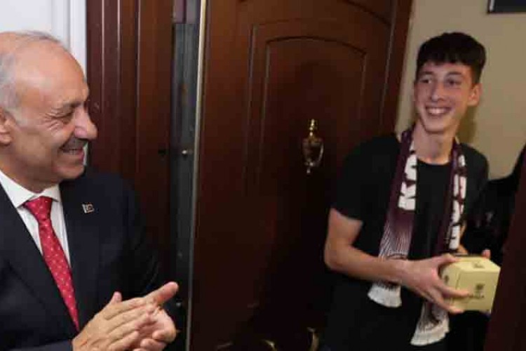 Mimar Karakaya'dan 18 yaş sürprizi