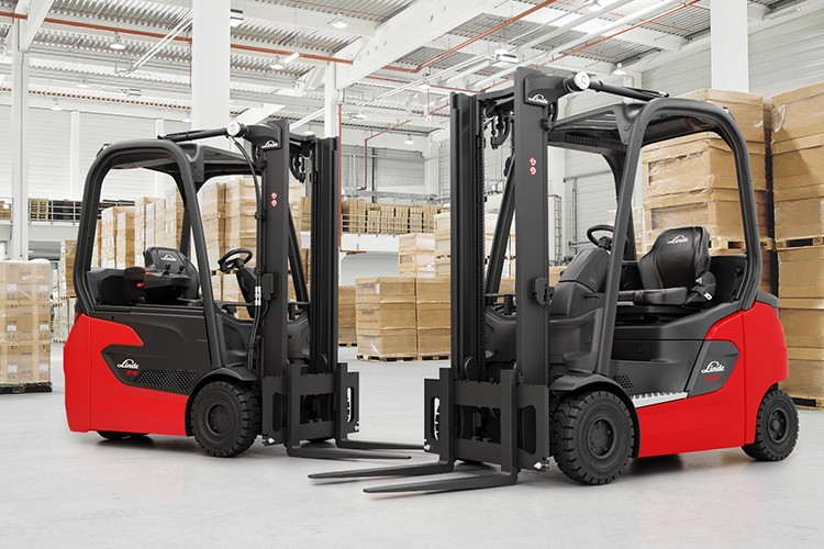 İyon akülü ek elektrikli forklift modellerini pazara sunuyor