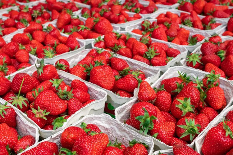 Marketlerde en çok çileğin fiyatı arttı
