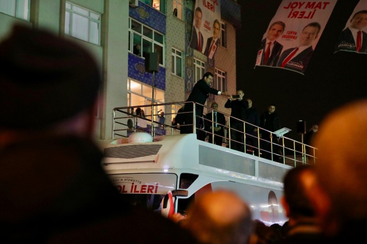 ÜMRANİYE'DEKİ İLÇE TURU HALK BULUŞMASINA DÖNÜŞTÜ