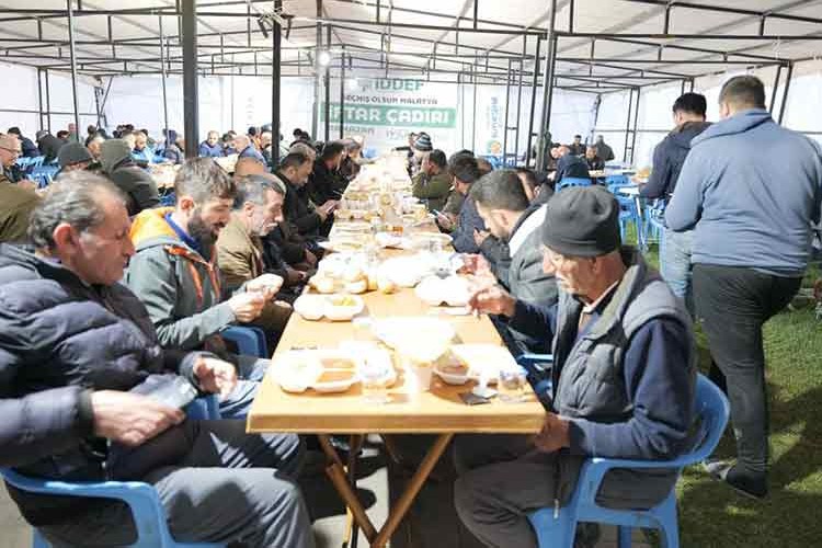 İDDEF, Ramazan'da da Yaraları Sarıyor