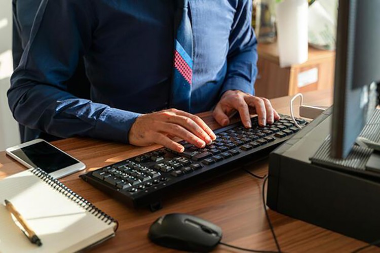 458 bin sözleşmeli kadrolu oluyor