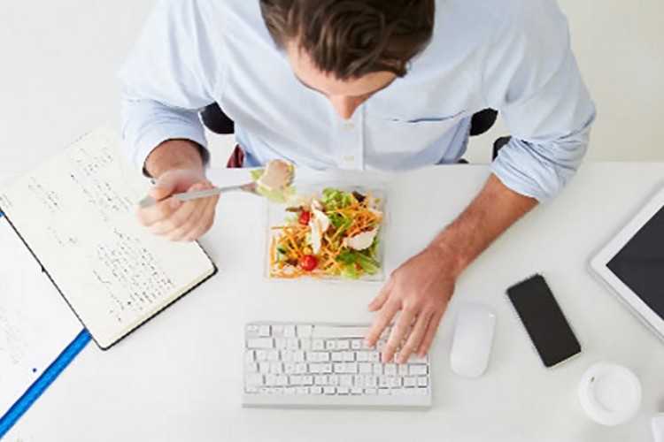 Çalışırken Yalnızca İşinizi Değil, Beslenmenizi de Planlayın