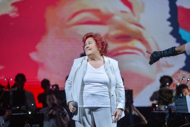 Selda Bağcan Ağlama Anne şarkısını 27 yıl sonra ilk kez söyledi