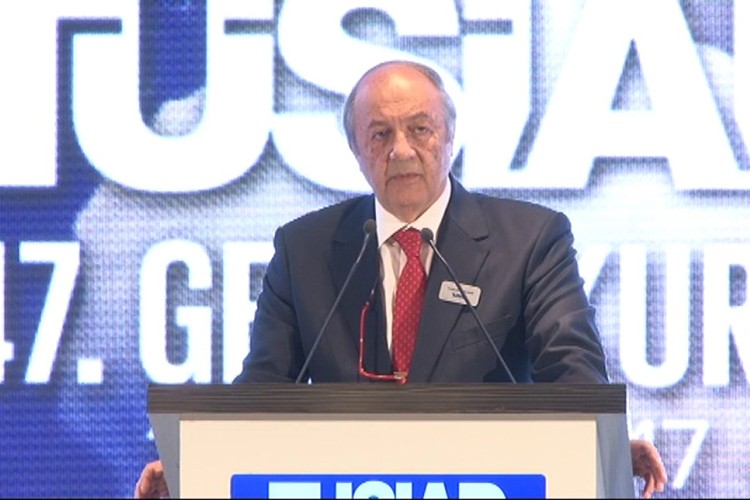 "Para politikasında sıkılığa devam etmeliyiz"