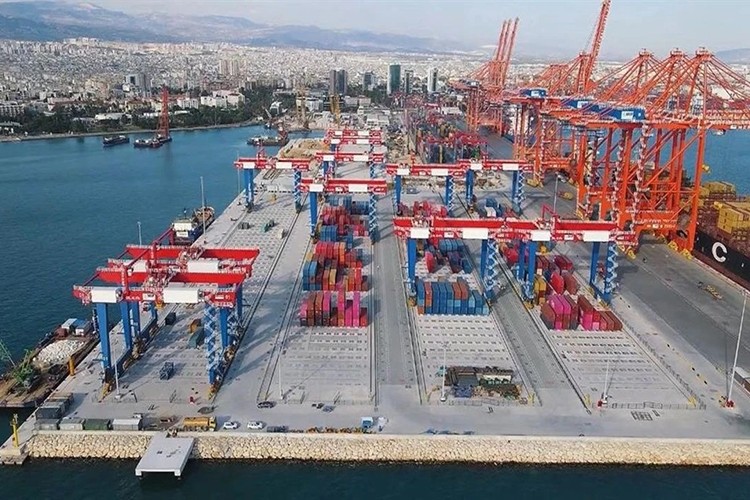 Mega gemilerin rotası Mersin'e döndü