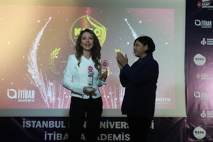 Ödüllere yenisini ekledi