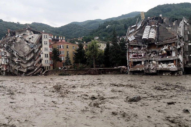 Sel alanı 3 il afet bölgesi ilan edildi