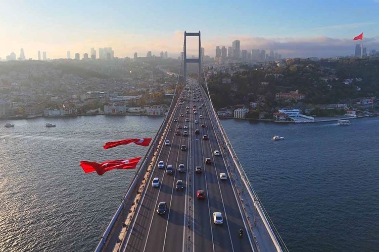 Otoyol ve köprü geçiş ücretlerine zam