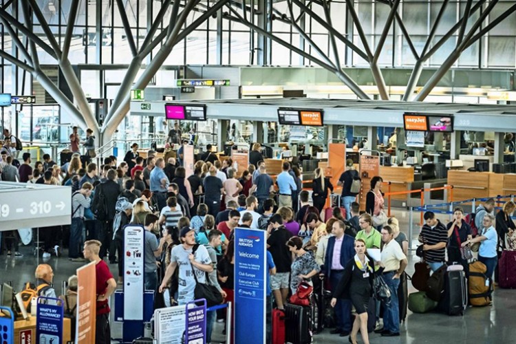 Avrupa havayolu kriziyle sarsılıyor