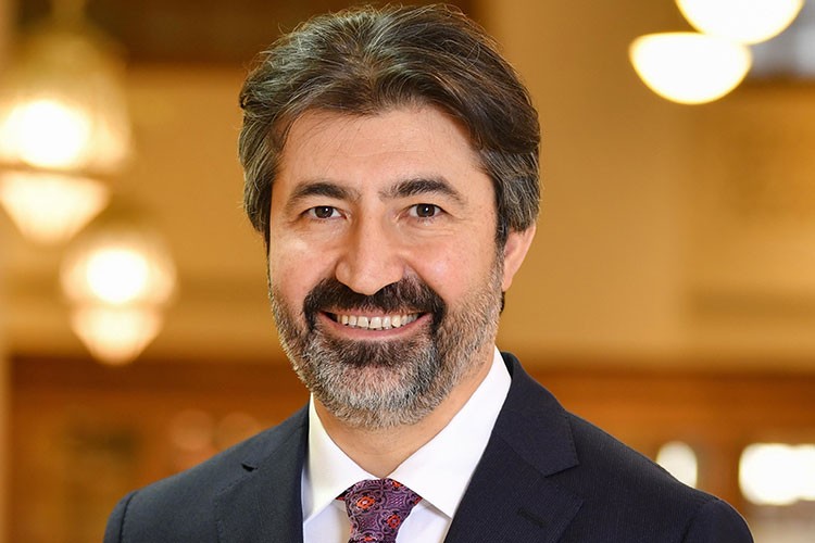 1.24 milyar dolar sendikasyon kredisi aldı