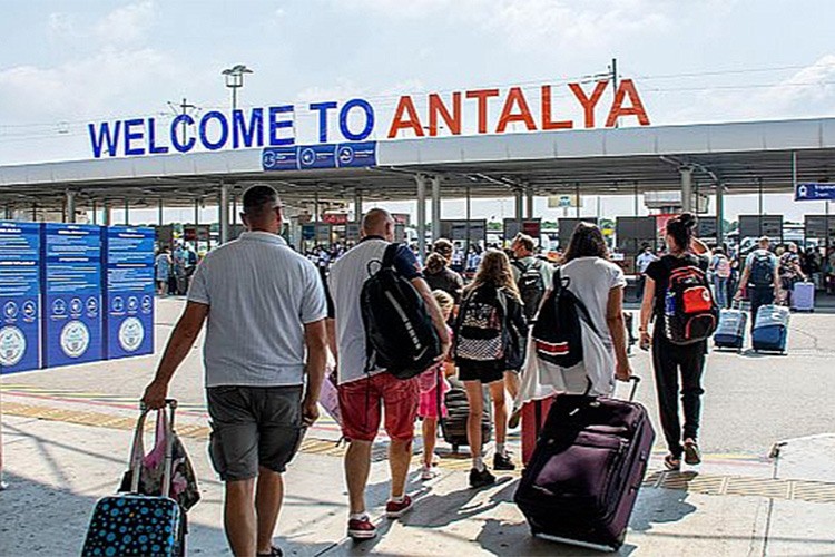 83 milyondan fazla yolcu ağırlandı