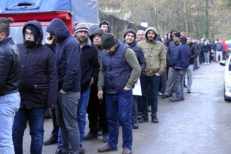 "İşsiz sayısı hala yüksek"