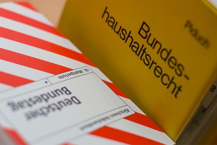 Almanya'nın bütçe açığı yaklaşık 119 milyar avroya yükseldi