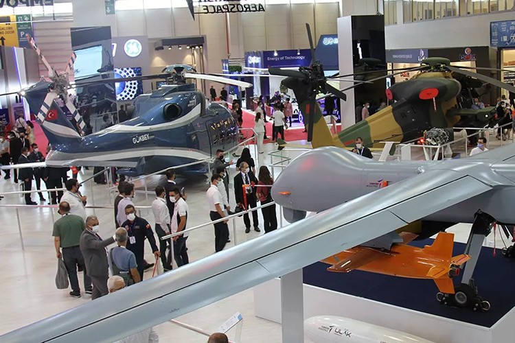 Dünya savunma sanayisini buluşturan IDEF'23 başladı