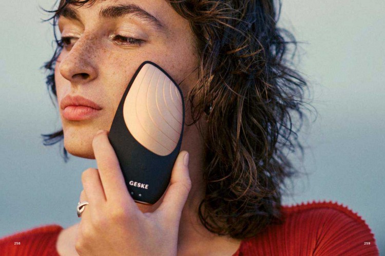 Ev rahatlığında profesyonel cilt bakımı için yepyeni bir yolculuk