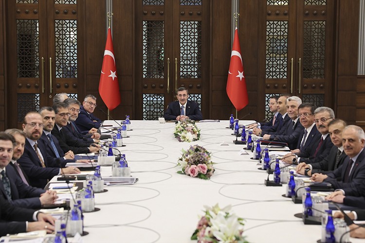 "İşsizlik oranı tek haneli seviyelerini korumaktadır"
