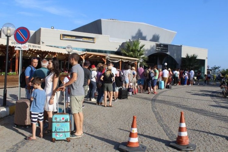 Ayvalık'ta bayram rezervasyonları yerli turistlerle doldu