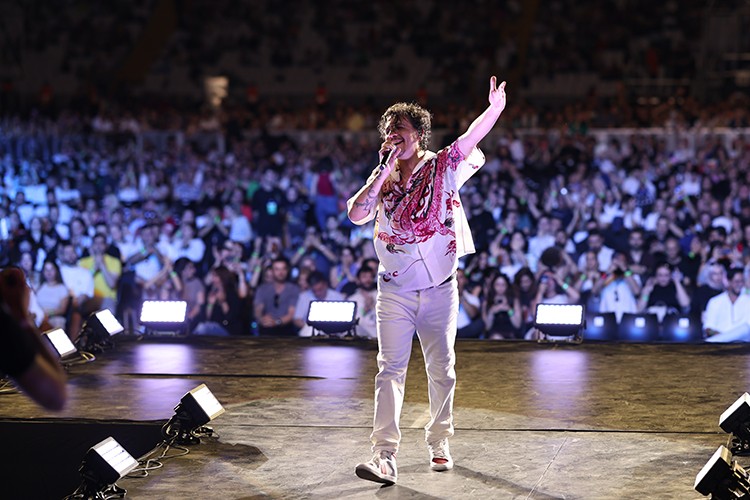 Ersoy Üner stadyum konseri verdi