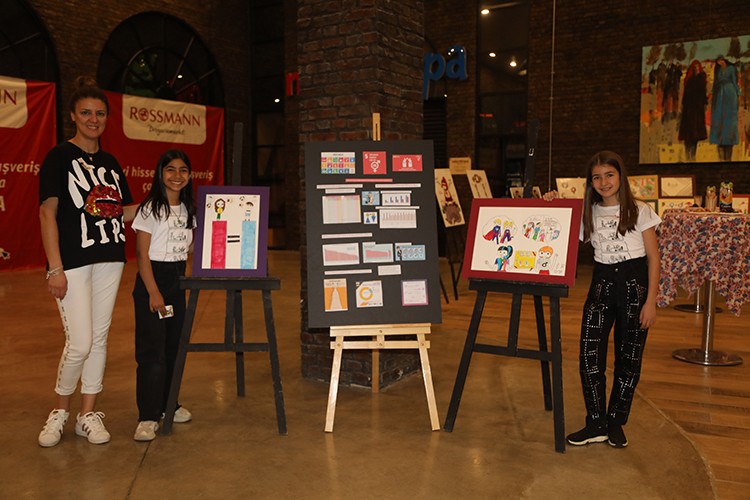 Cinsiyet eşitliğine dikkat çeken sergi