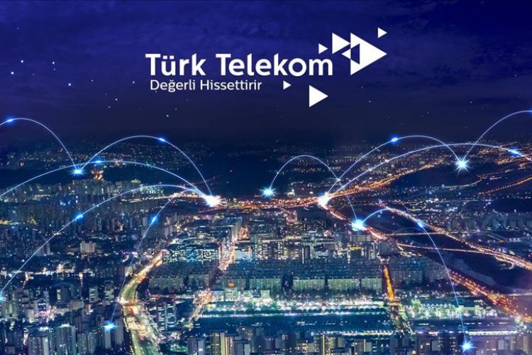 Türk Telekom LGS'ye hazırlanan öğrencilere destek oluyor