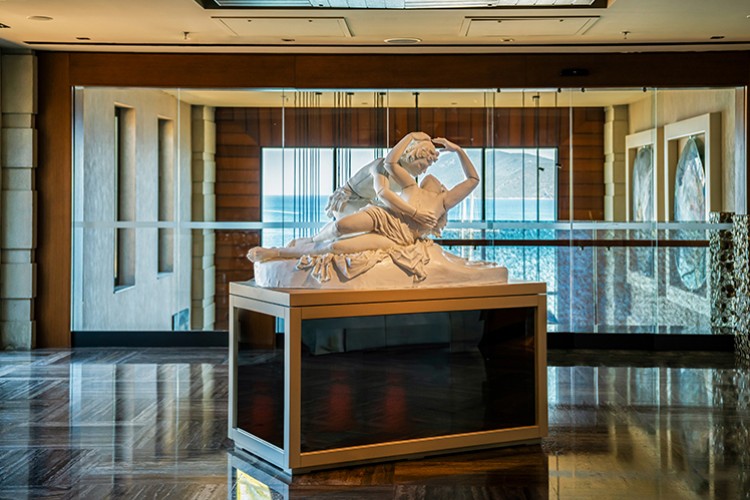 Server Demirtaş'ın ''Aşk'' adlı eseri Caresse Bodrum'da