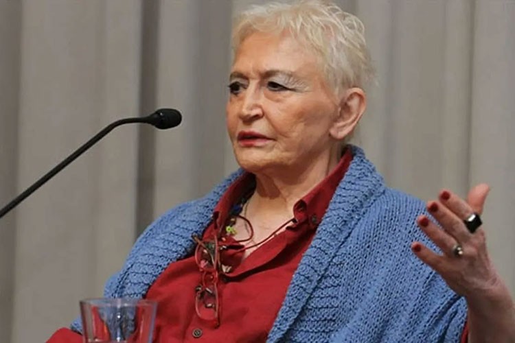 Yazar Pınar Kür vefat etti