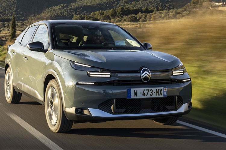 Yenilenen Citroën C4 ve C4 x Türkiye'de