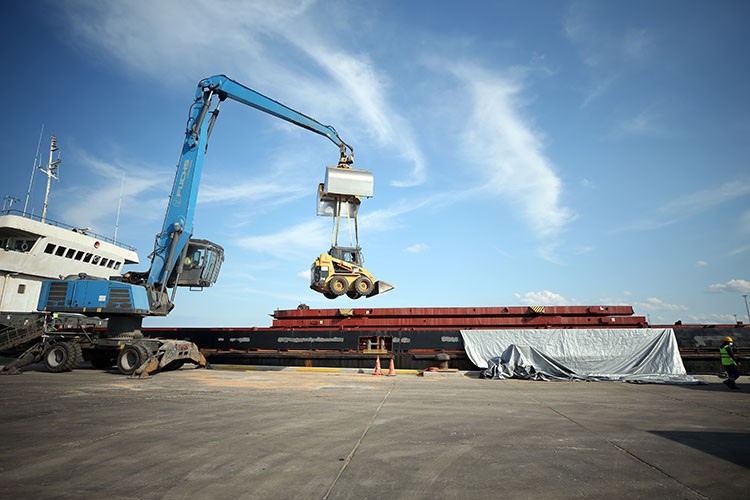 Karasu Limanı'nda hedef, yıllık 40 bin araç ve 1,1 milyon ton yük