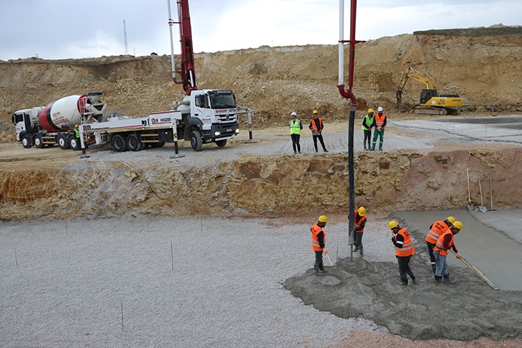 Bayburt'ta 500 kişinin istihdam edileceği fabrikanın temeli atıldı