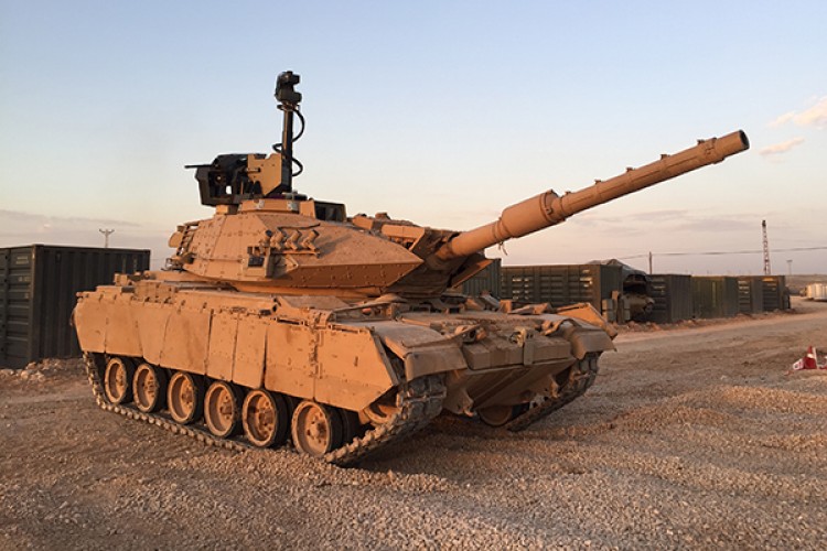 Malezya'ya tank ve uçak