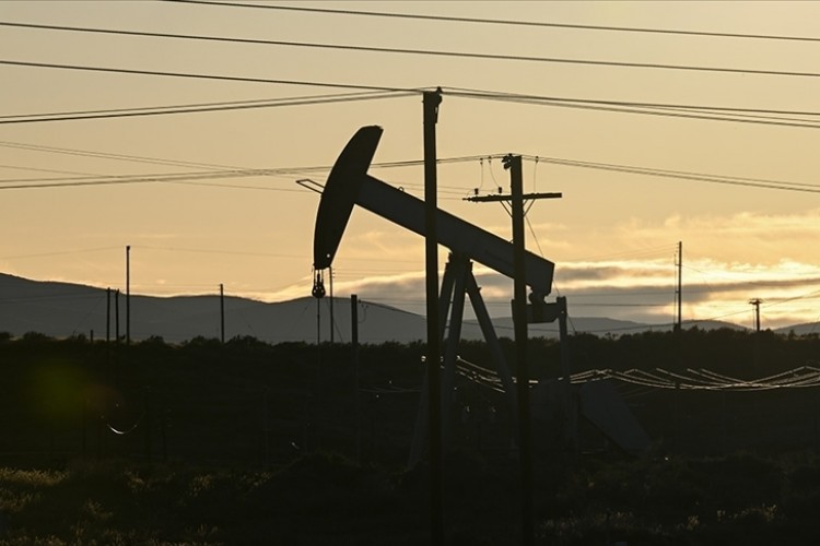 Brent petrolün varil fiyatı 81,69 dolar