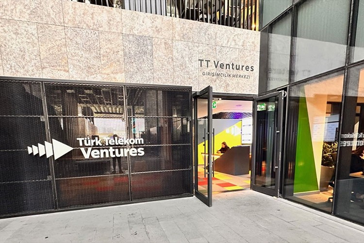 Türk Telekom 2024'te dijital dönüşüme odaklanacak