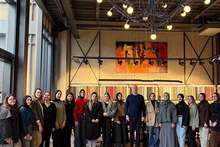 Genç tekstilcilerden ipeker fabrikasına ziyaret