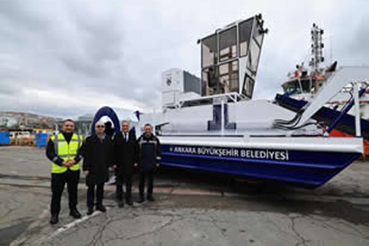 Haliç Tersanesi'nden baraj temizleme teknesi