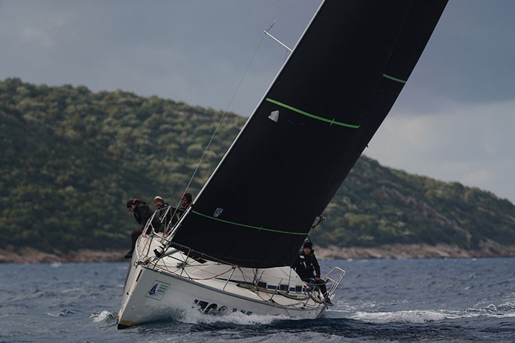 İzocam Yelken Takımı, İddiasını Sürdürüyor!