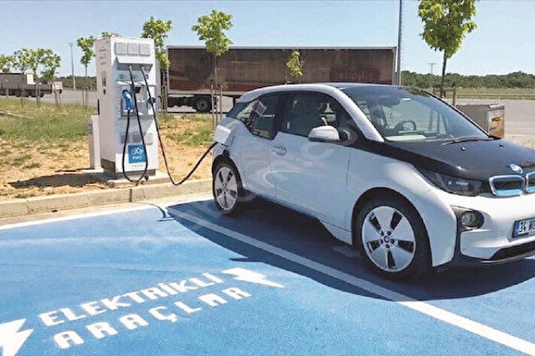 Türkiye'de elektrikli otomobil sayısı 6 ayda yüzde 88,8 arttı