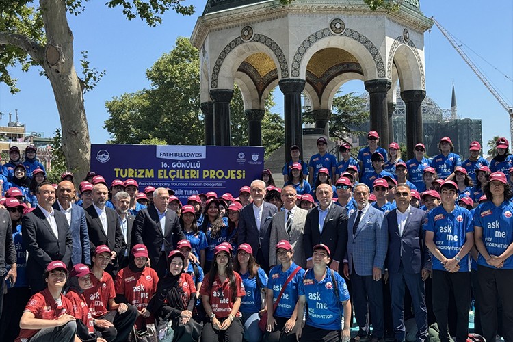Fatih'te 330 gönüllü turizm elçisi göreve başladı