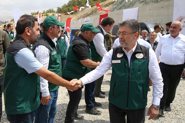 "3 ilde toplam 600 bin dekar arazi sulanmış olacak"