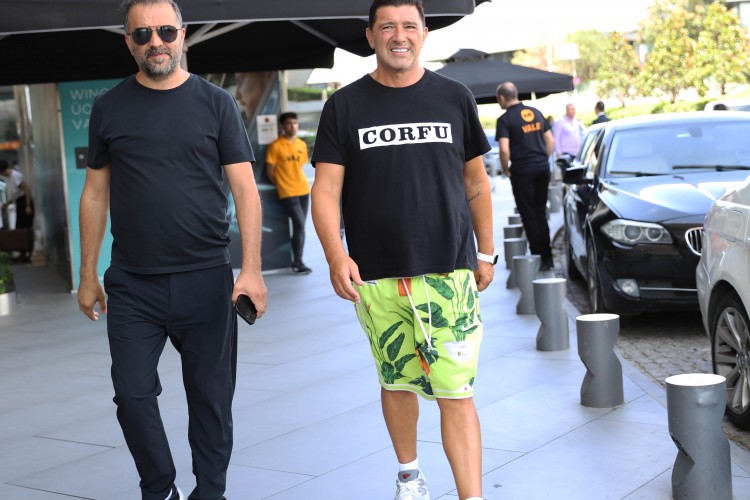 Hakan Ural tatil modunda