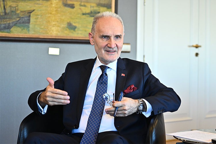 "48 trilyon dolarlık rekabet arenasında kazanan biz olalım"