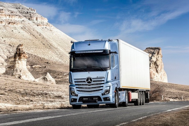 AB, kamyon ve otobüslerin emisyonlarını düşürecek