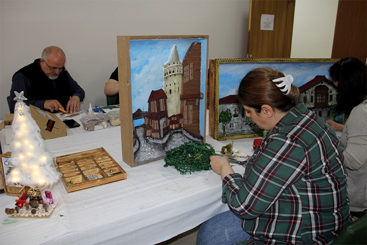 Kursiyerler atık malzemeleri diorama çalışmasıyla sanata dönüştürüyor