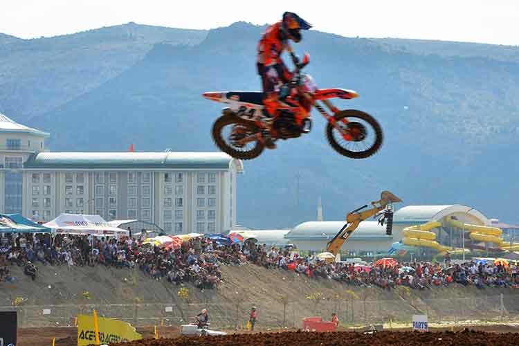 Motosiklet tutkunları Afyonkarahisar'da buluşuyor