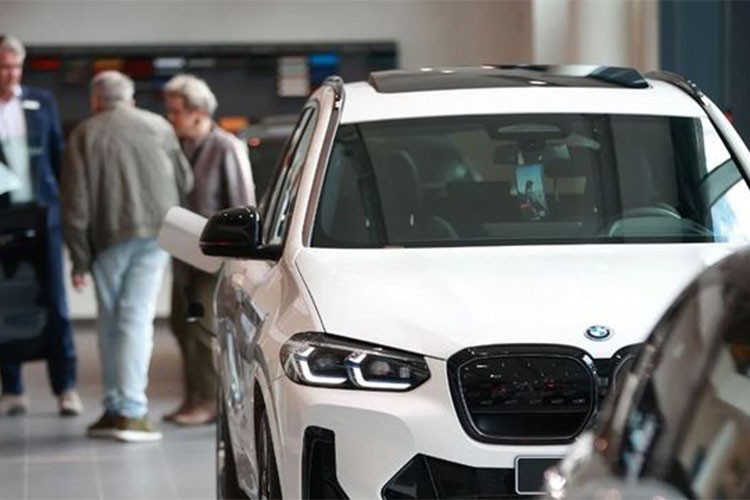 AB'de yeni otomobil satışları kasımda düştü