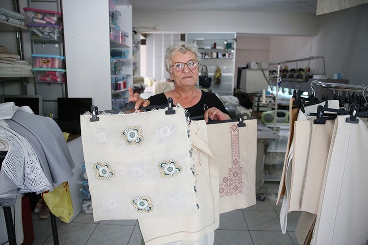 Nakıştan kazandığı parayla iş sahibi oldu