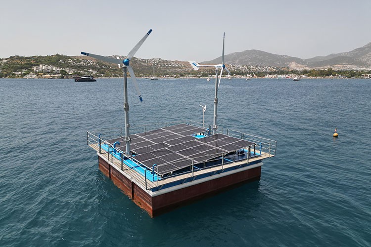 Bodrum Belediyesi deniz suyunu güneş ve rüzgarla arıtmaya başladı