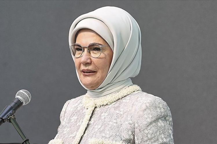 Emine Erdoğan'ın atık toplama şirketi kuracağı yalan çıktı, Sputnik özür diledi