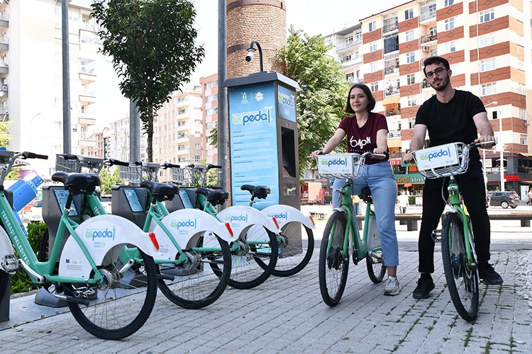Türkiye'nin ilk elektrikli bisikletleri Tepebaşı'nda hizmet veriyor